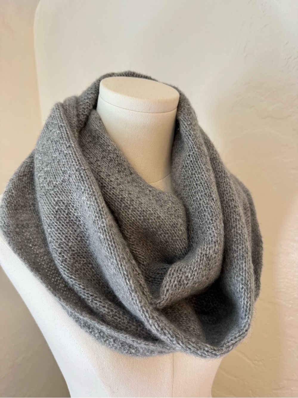 Nordstrom 100% Cashmere Infinity Scarf Gray Knit Loop Cowl